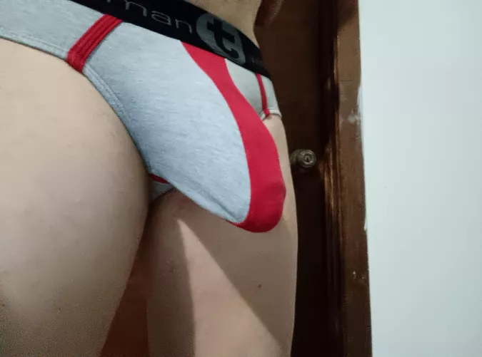 Red stripe by cowboynthsky