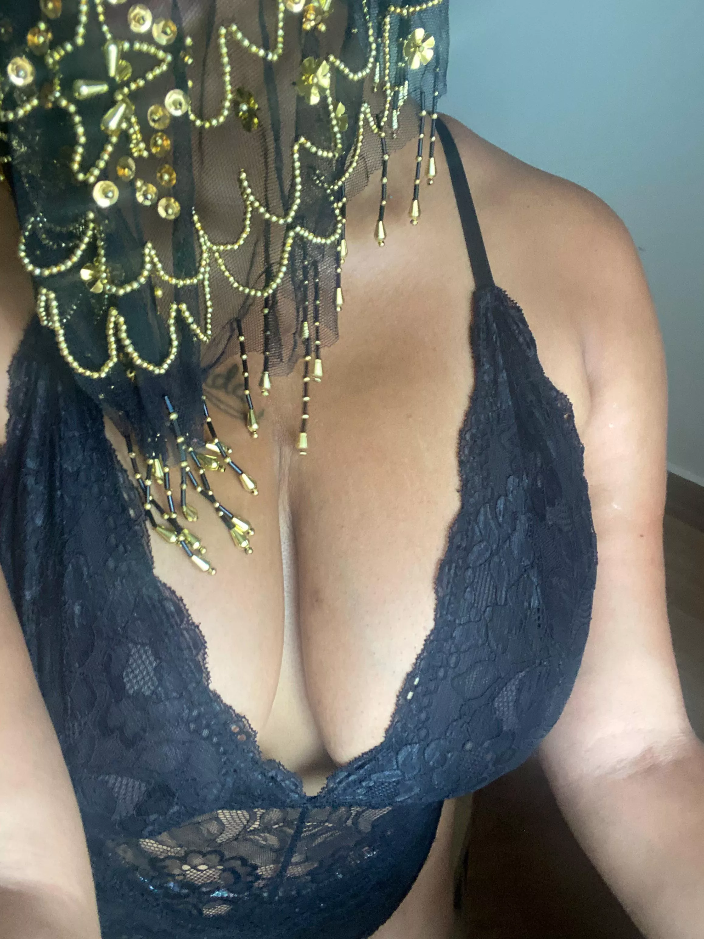 refer to me as Madam and if you’re good I’ll let you sniff me posted by MadamEnchantress888