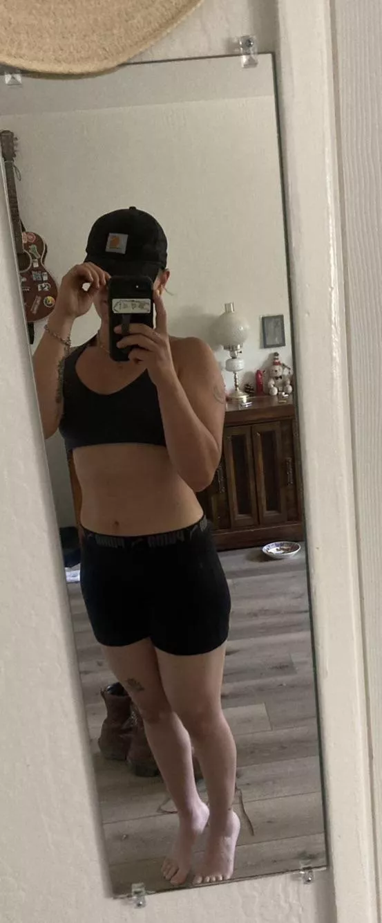 She’s a carharrt girlie 😉 Yee haw baby posted by Sweaty-farmgal-tiff