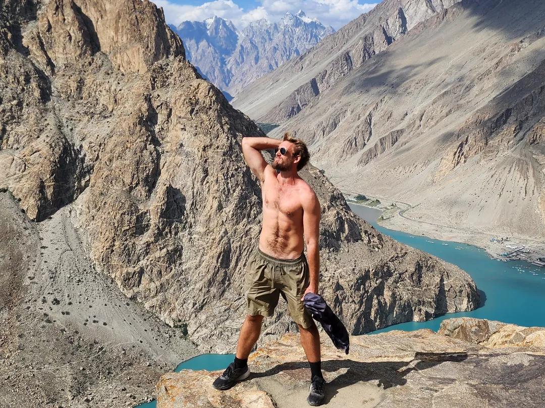 Sorry if you can't see much. Wanted to be a bit exotic this time... posted by LongJohnDeacon