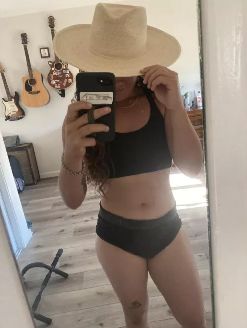 This farmgal needs a break TGIF 😜💋 by Sweaty-farmgal-tiff