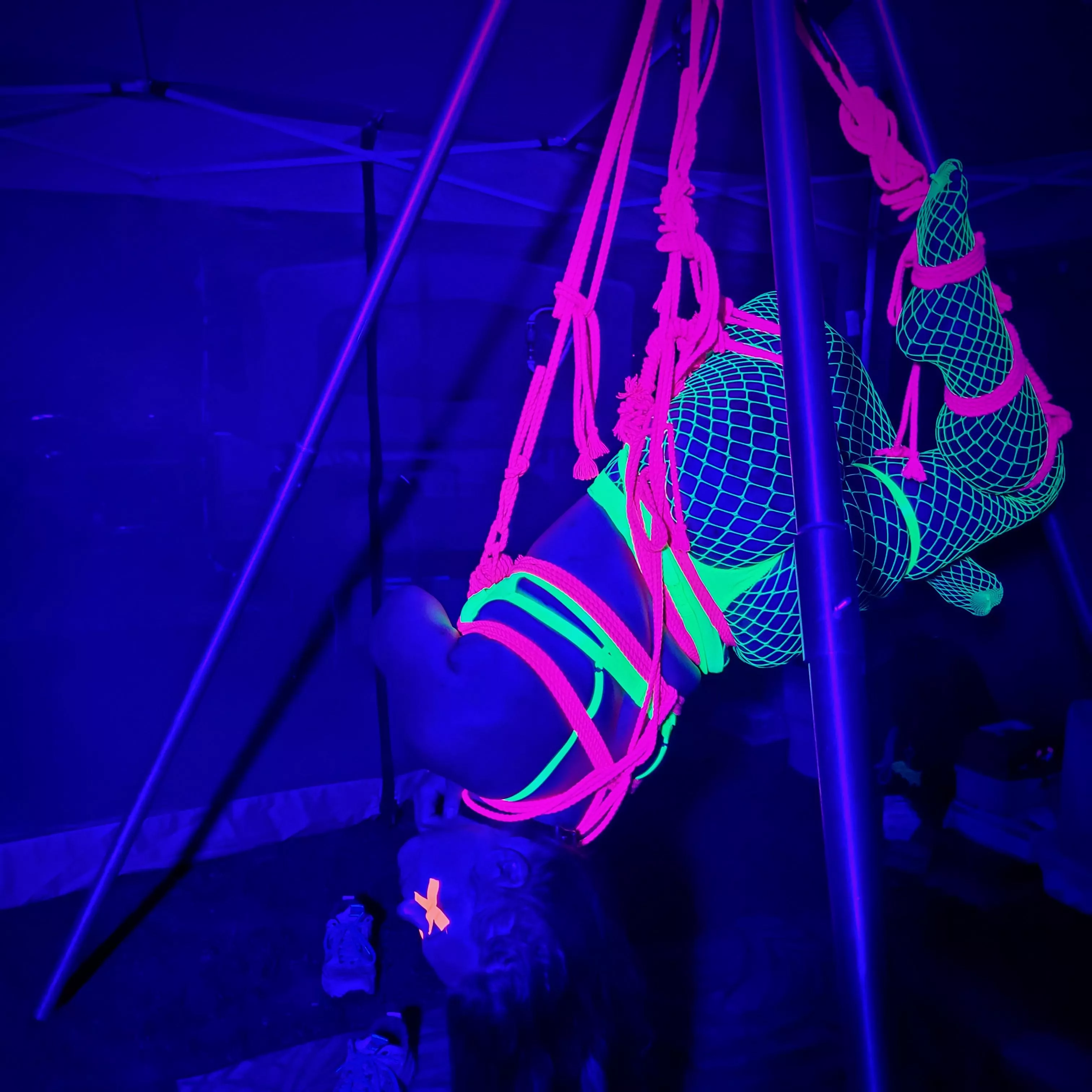 UV rope suspension posted by supermisses