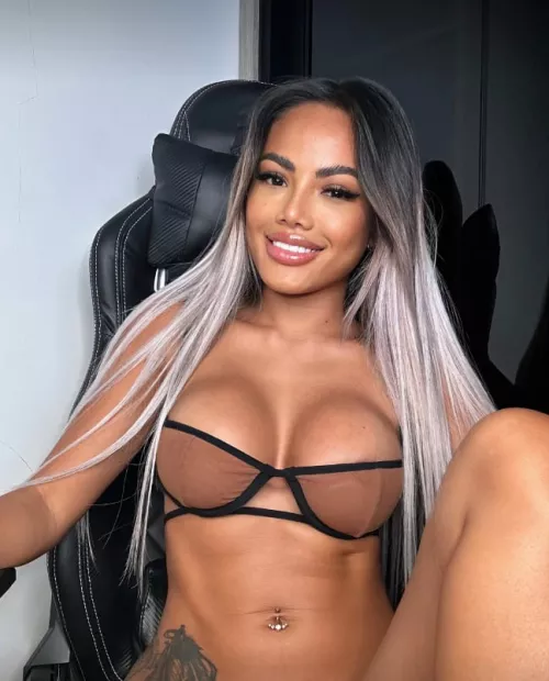 you're hot Asian babe by AdmirableChefs