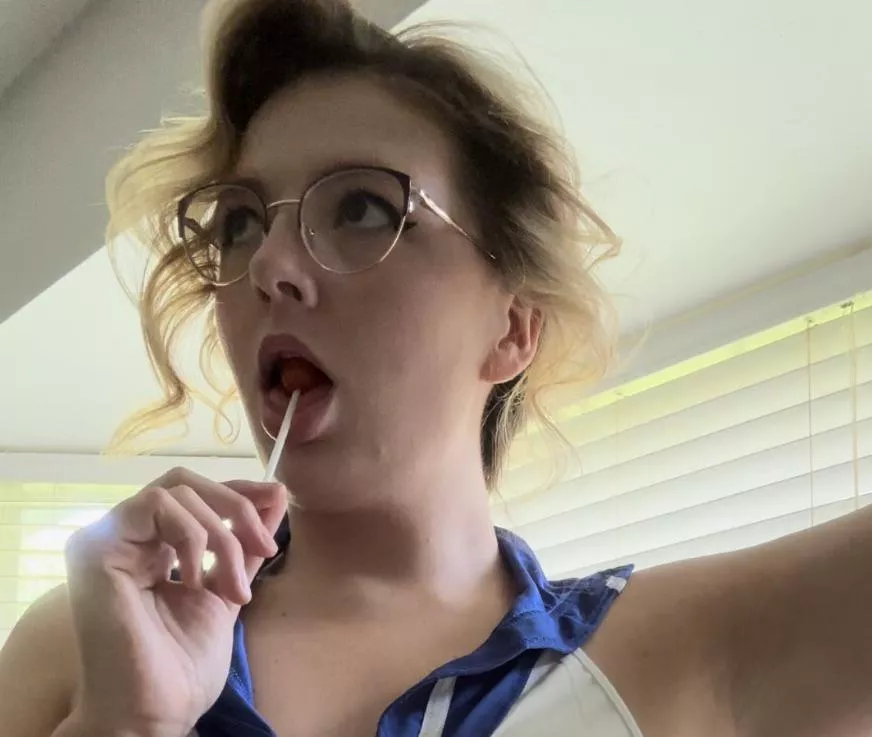 27F-OC- Idk about being thirsty this Thursday… but I’m enjoying sucking this lollipop posted by CurvaceousKluv