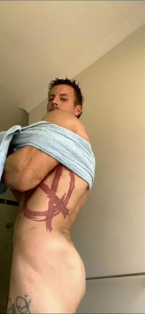 Can you towel me down? by alecnysten