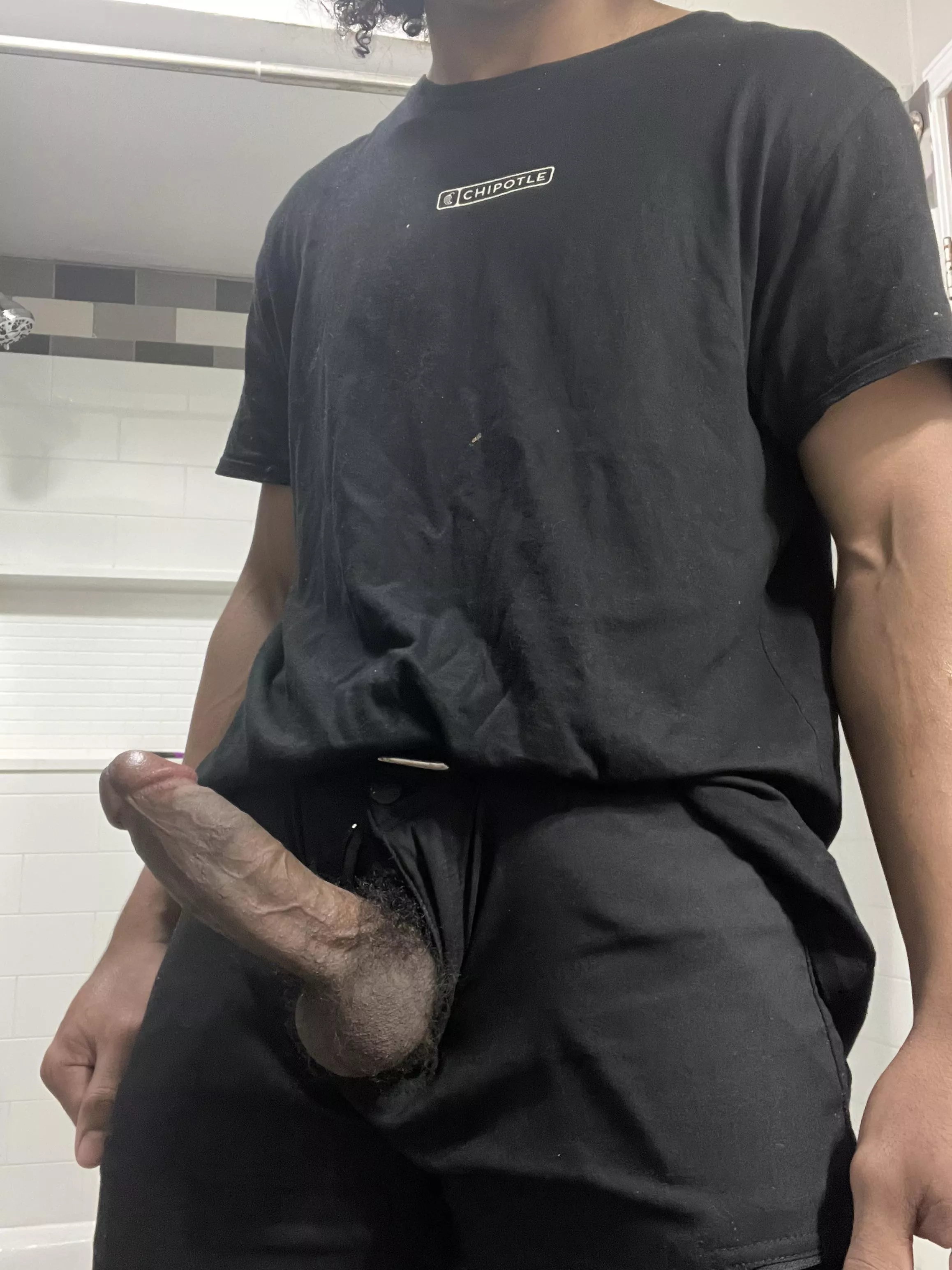 Chipotle worker showing off huge cock😳 posted by NappyhairSamurai