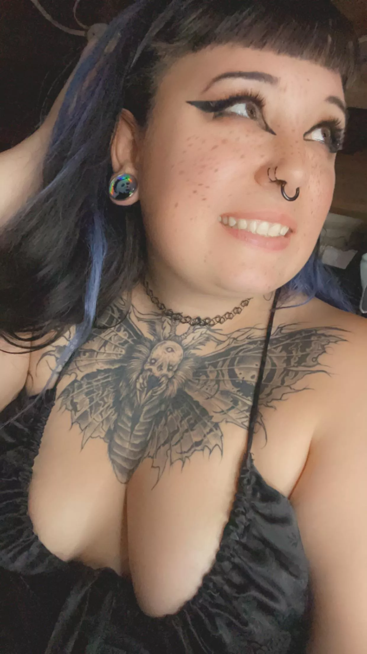 Cumm have a taste of my thicc goth body posted by exoriaafterdark