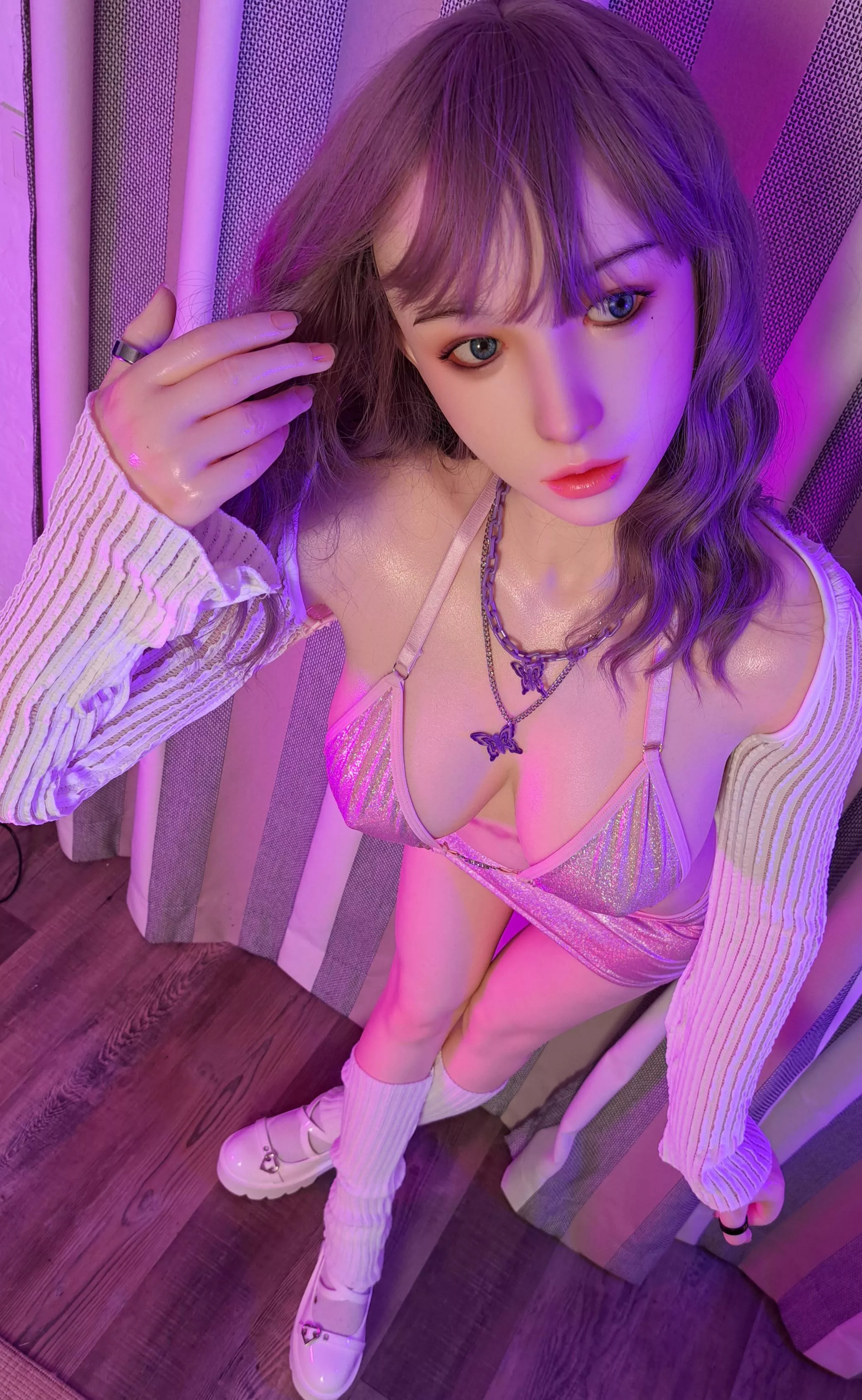 Elly says happy Saturday 😊 posted by HereIsJenny