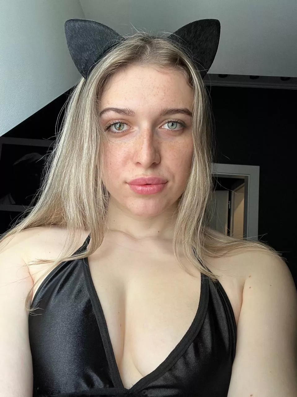 Freckled and sexy posted by bustlingMelon72