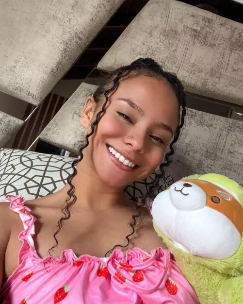 Getting myself a nice cup of coffee [f18] by ILoveSmilinggBack