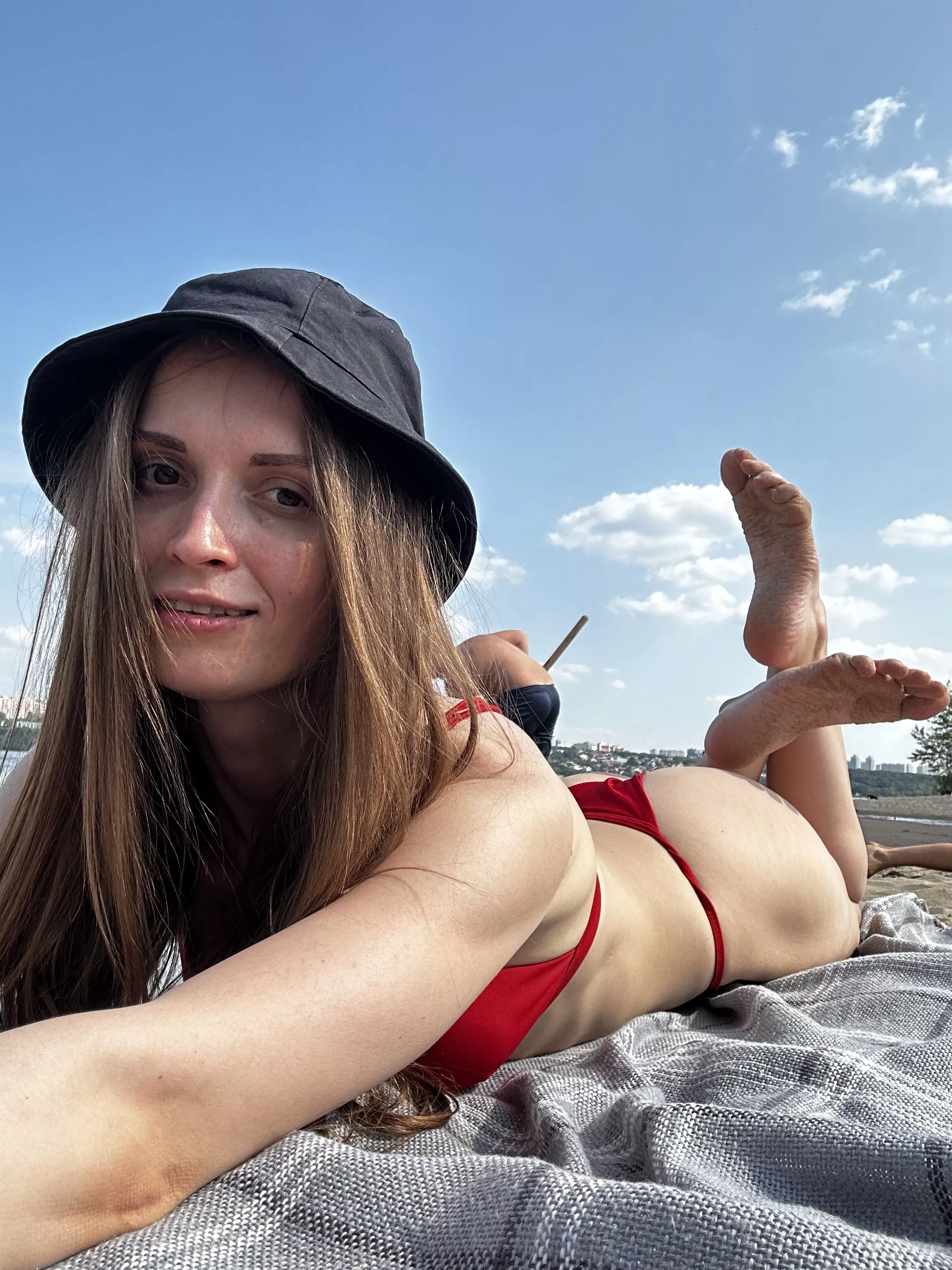 I love it when the sun is hot posted by Mia_Renny