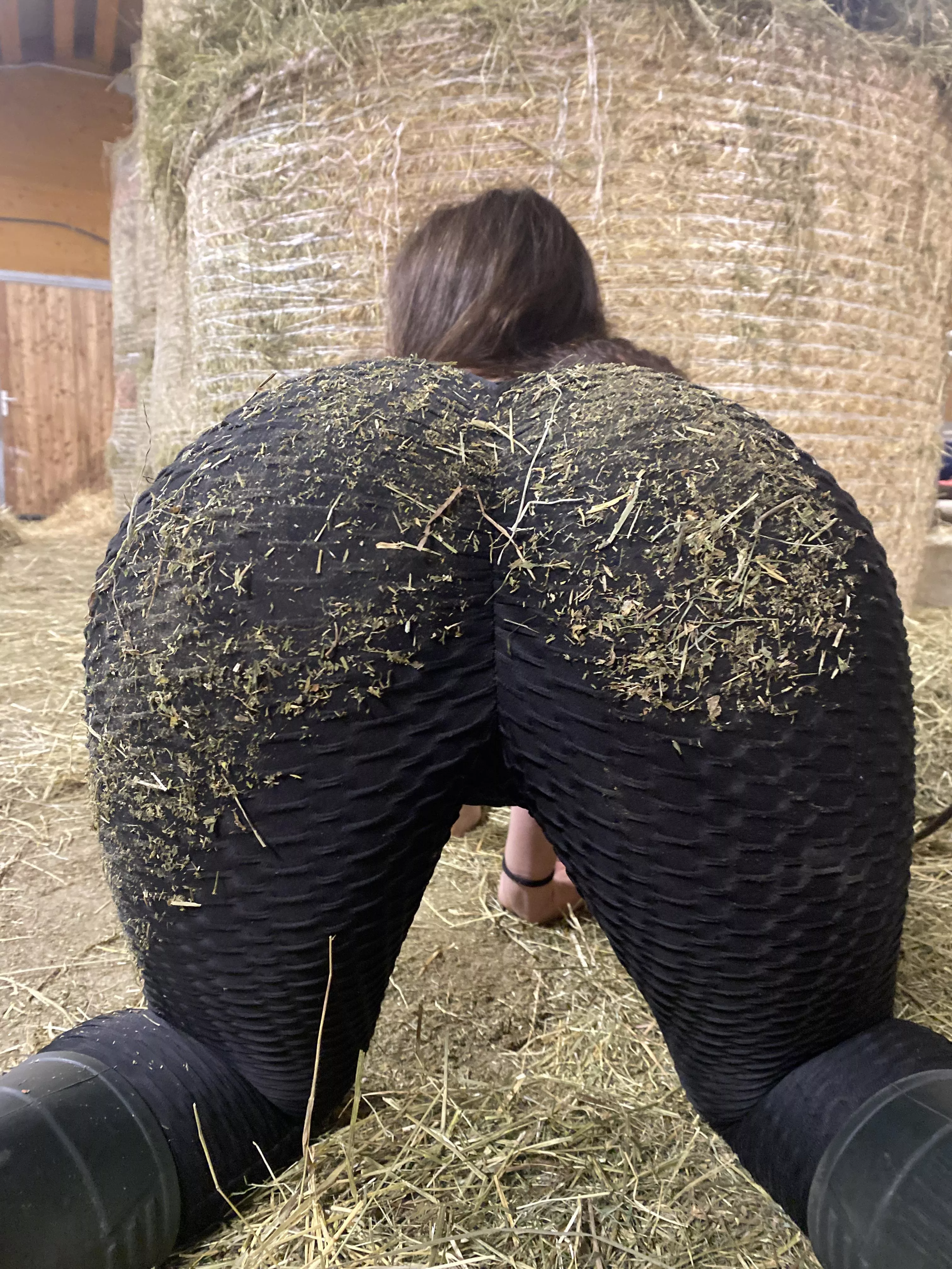 Is there something on my leggings? posted by Thesquitties