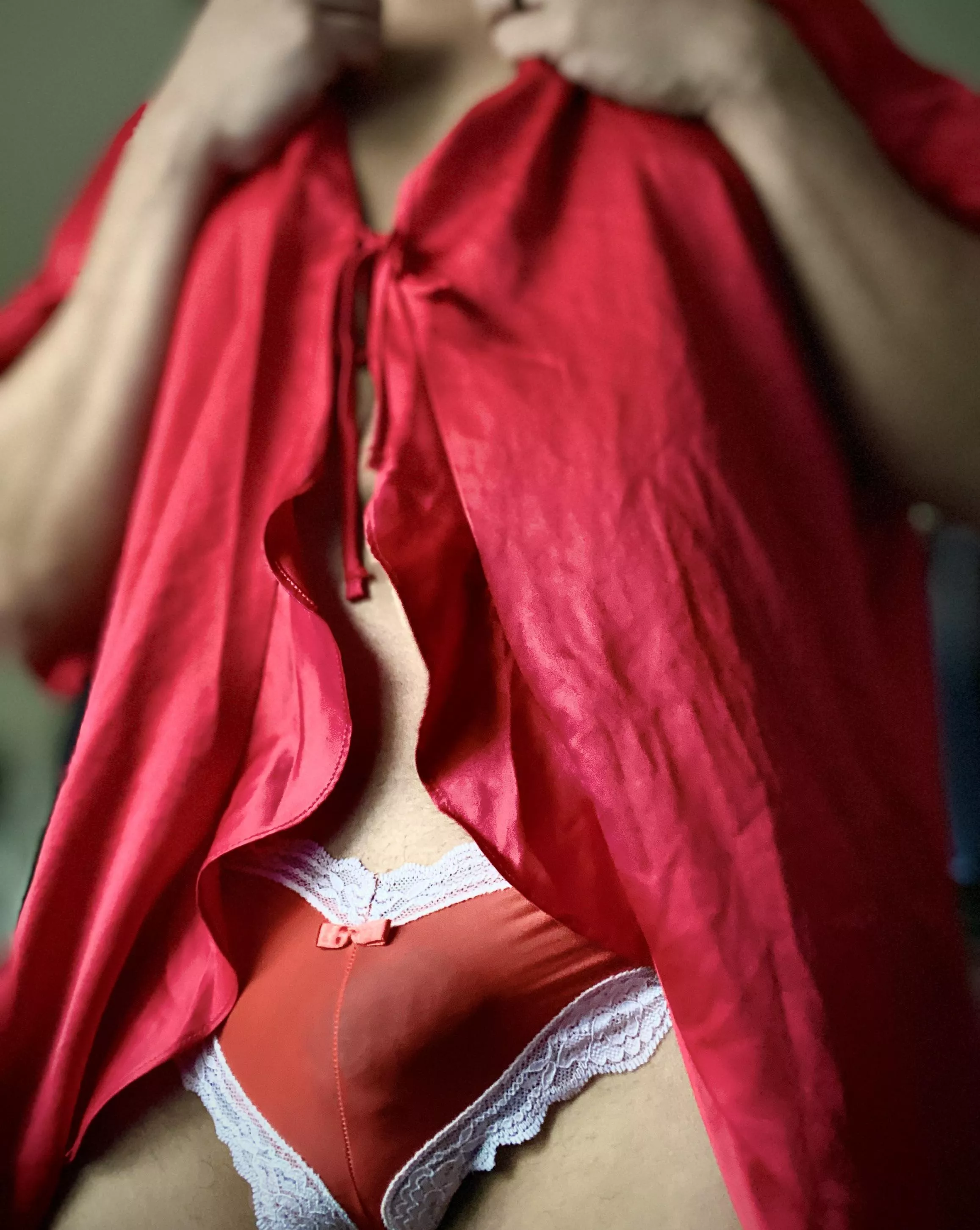 Lounging in silk on this lazy Saturday posted by wearmypanties