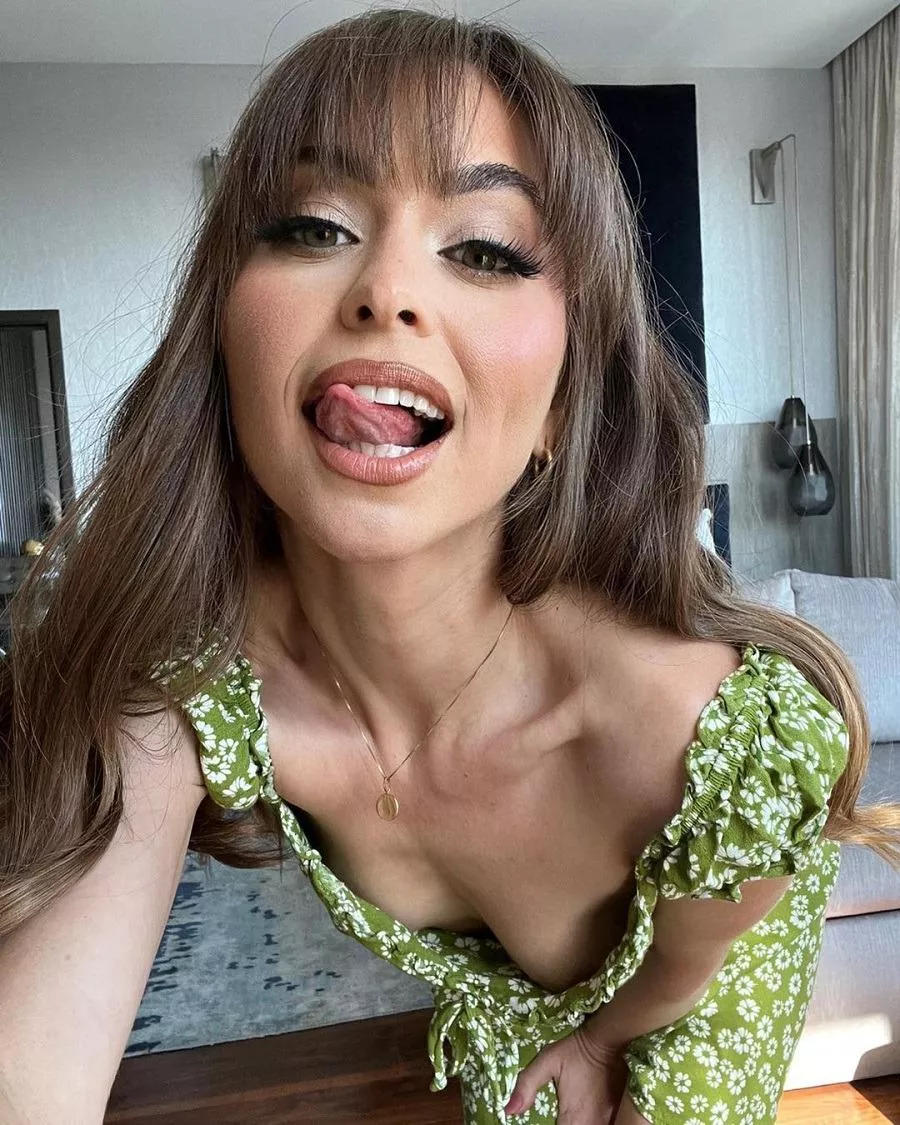 Riley Reid posted by spdh2