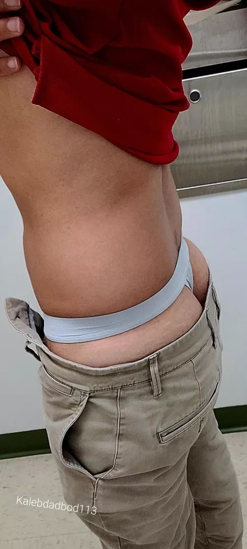 Showing off some tail by kalebdadbod