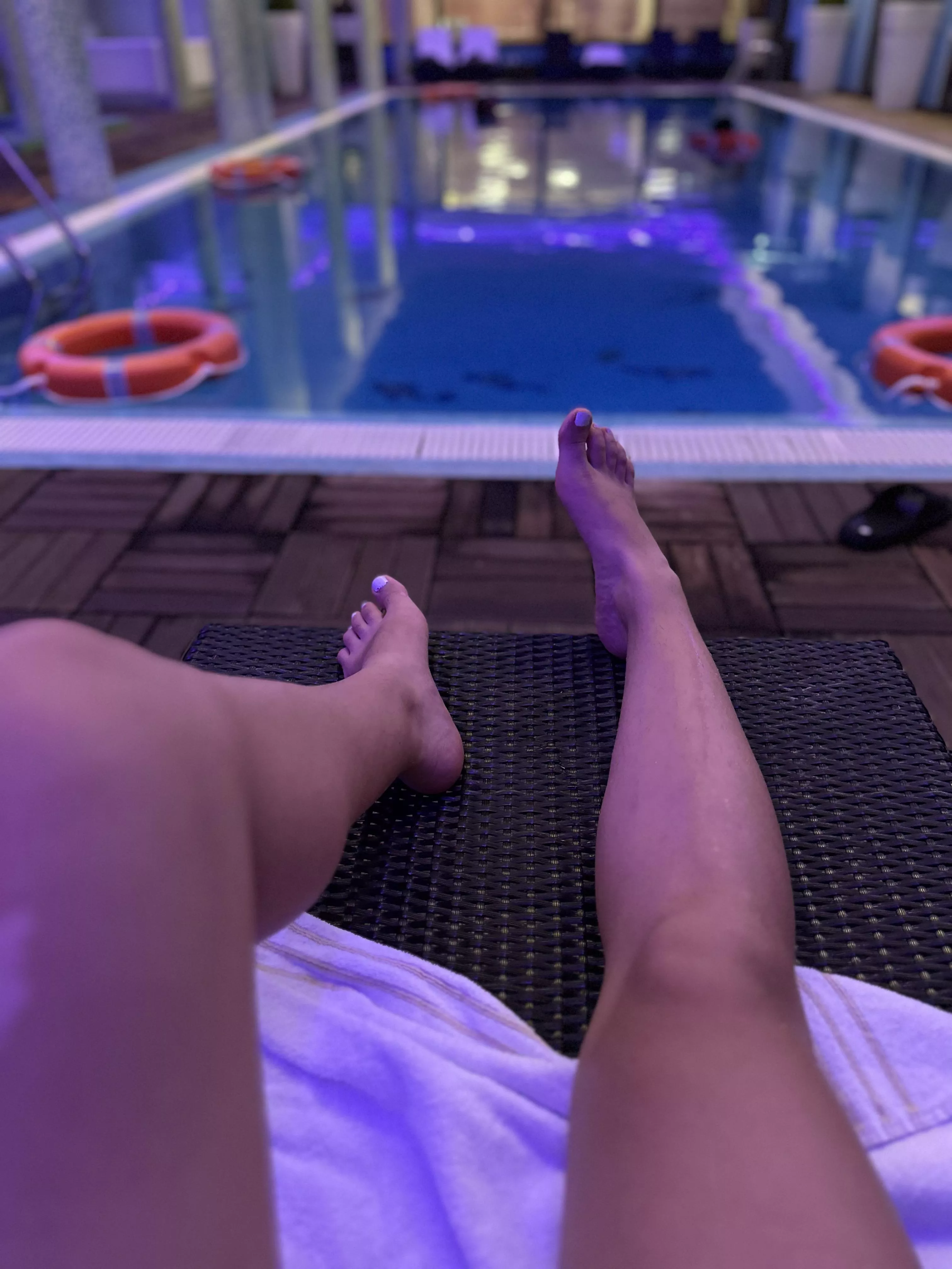 Sometimes, all I want is a foot massage while I relax F19 OC posted by little__devill