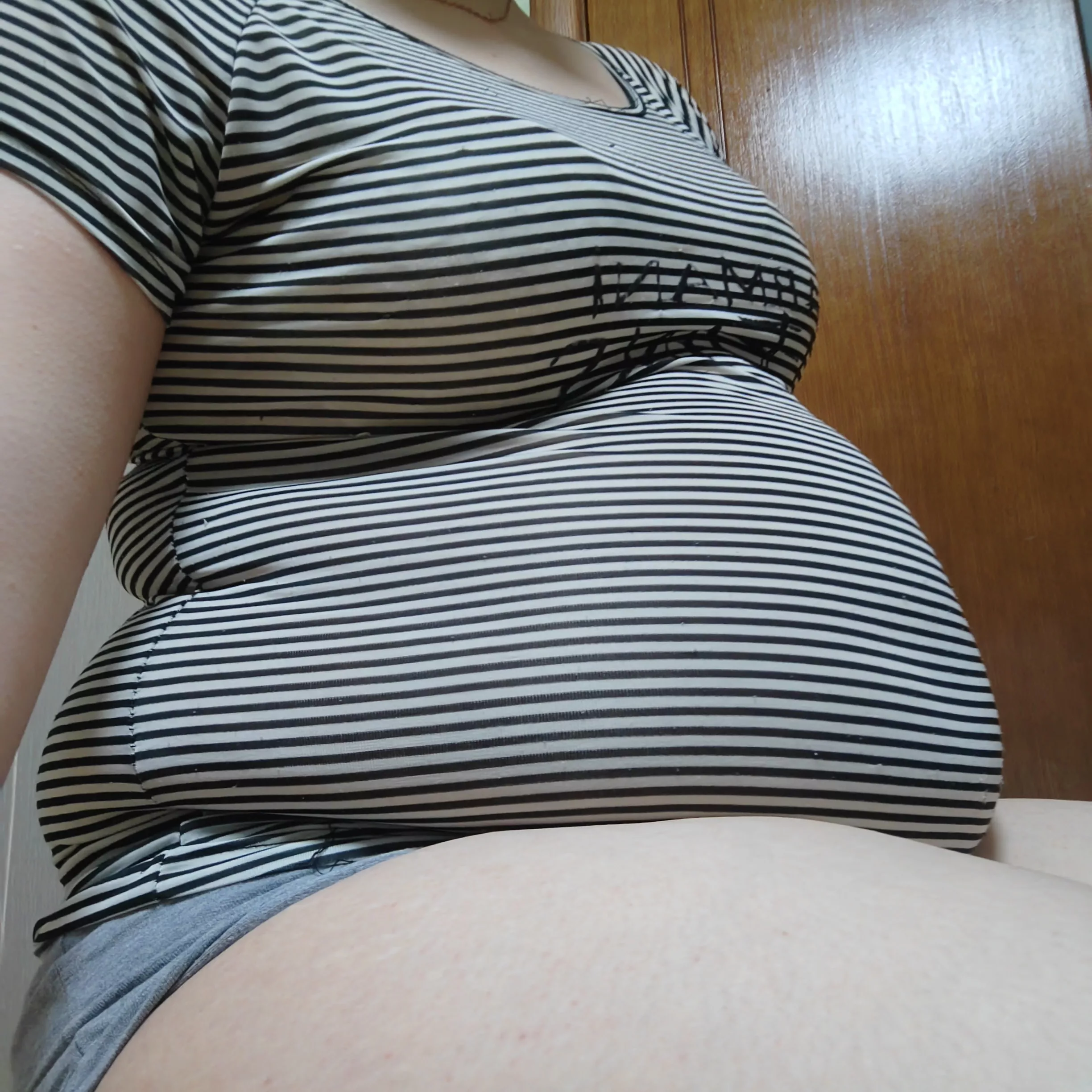 Striped clothes, I think it suits me posted by _Natusik_