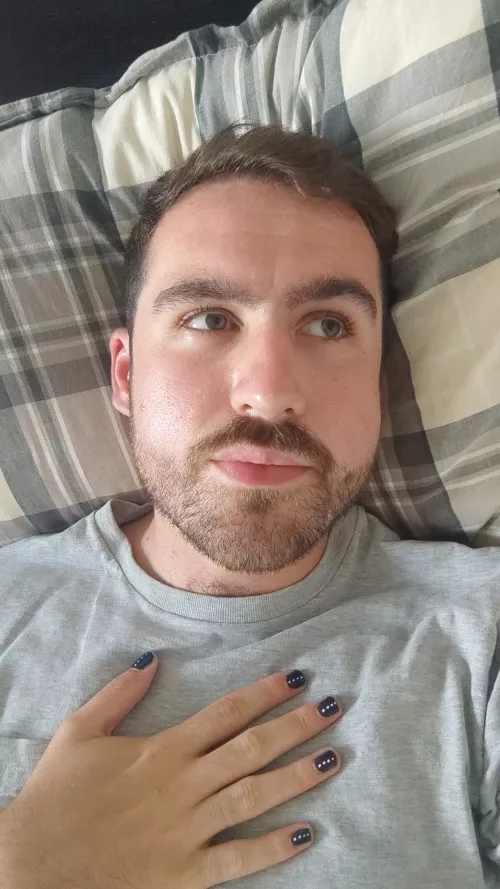 who wants to play Rocket league with me 👀 by skjool