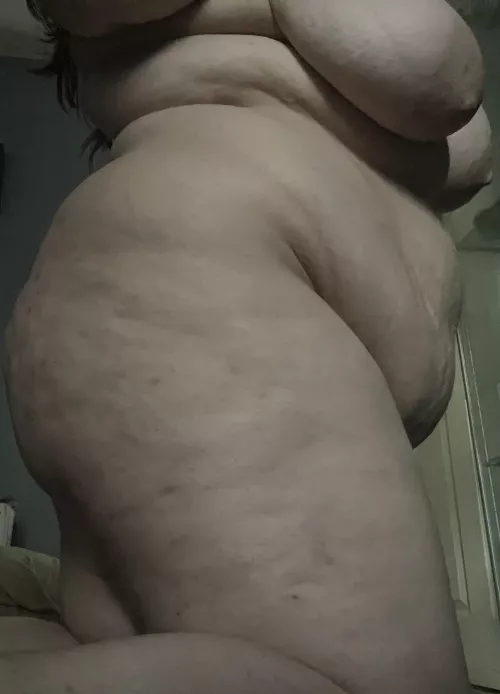 Would you fuck me from the side 🥵 by chunkygalxo