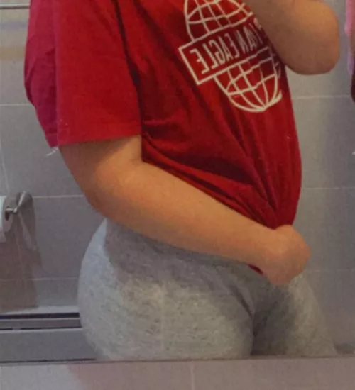 18 bottom anyone wanna call on snap to just chat im lonely nothing crazy just honestly looking to talk by pmalk_12346