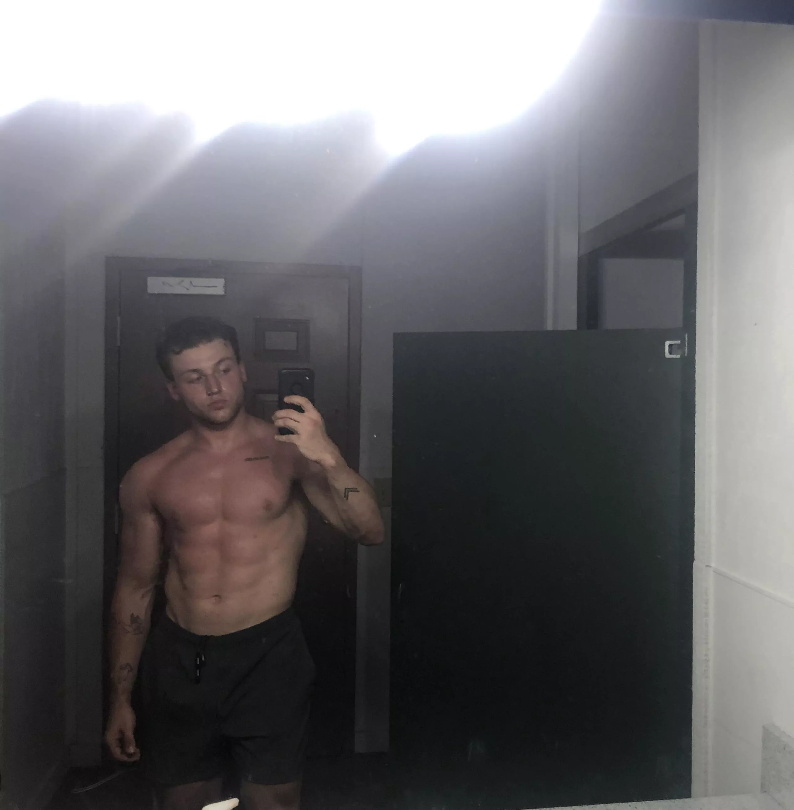 A little sunburn never hurt anyone 😏 posted by lowkeybull99