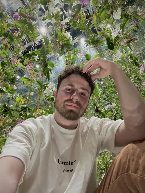 Always looking for someone to play Left 4 Dead 2 on steam 😁 by AlexanderDeLia