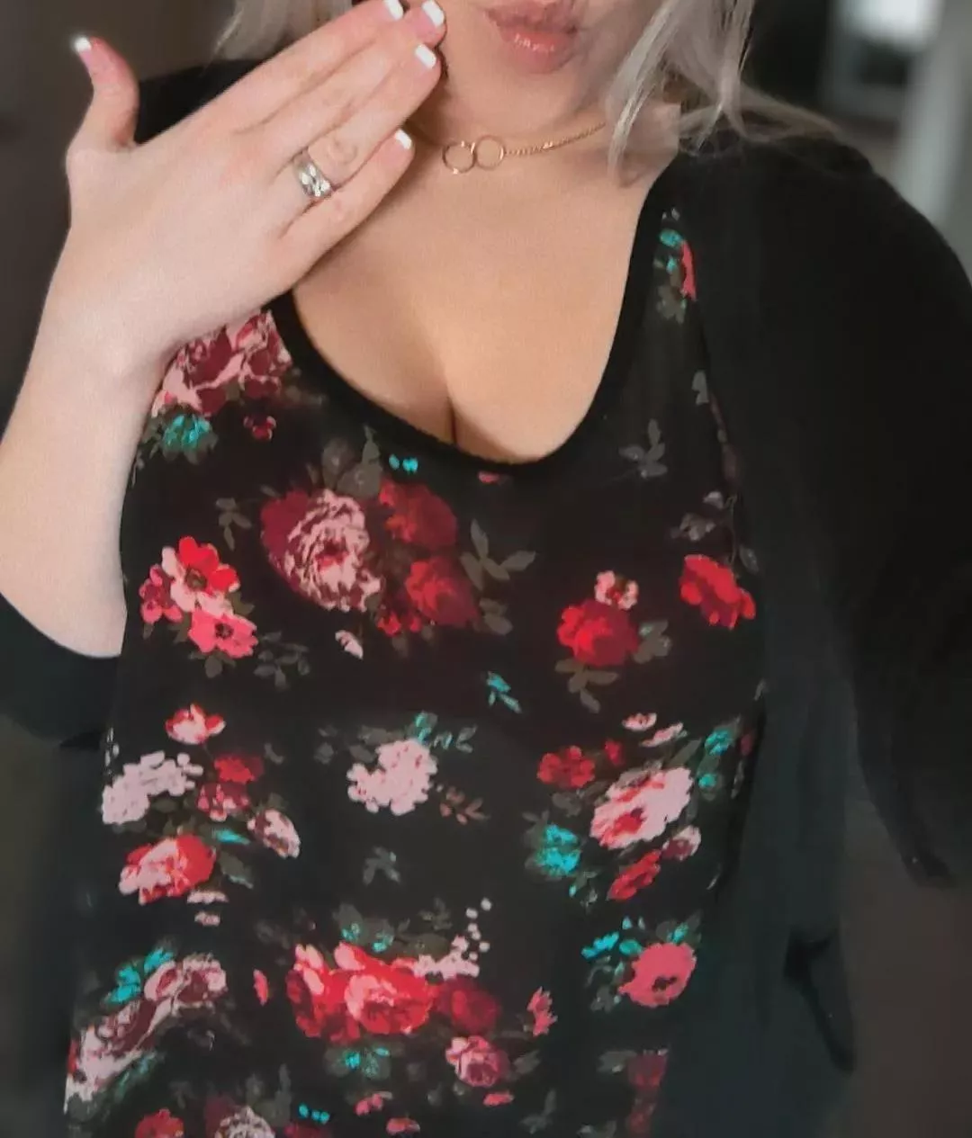 Classic French tips on a very naughty girl posted by Coldbrew1255