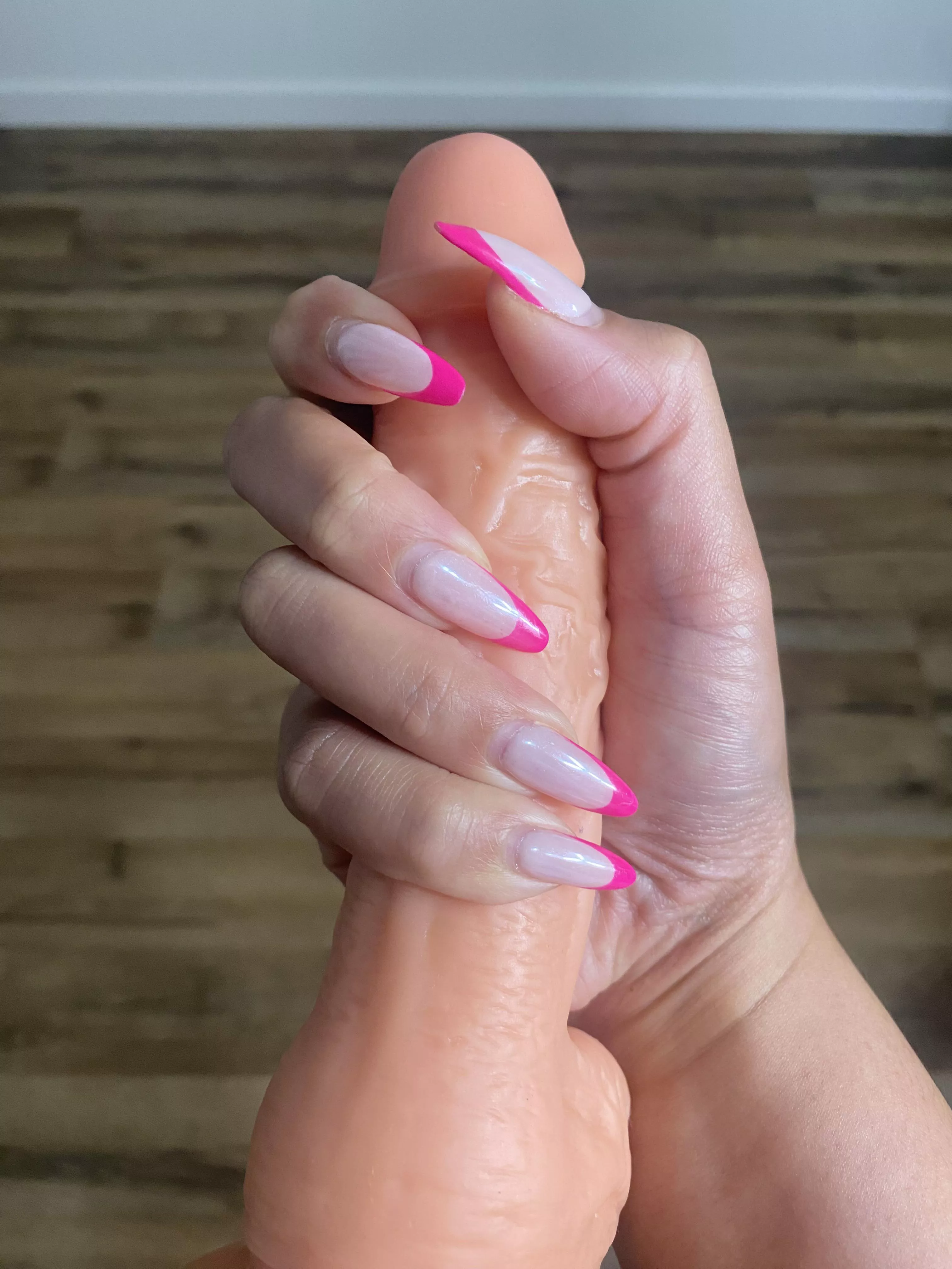 Do you like asian girls with slutty nails? posted by LaylaniCakes