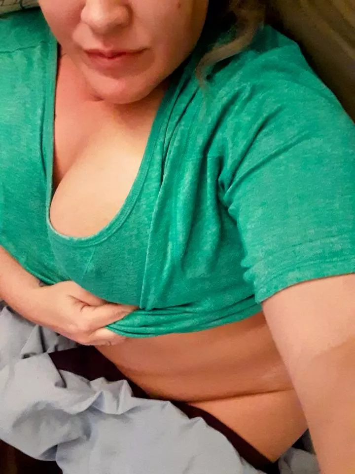 Don't mind if I add to the heat wave 🔥😘 posted by pnkldy0205