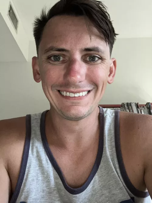 Drunk selfie. Definitely tipsy and disheveled 🤷🏻‍♂️ by nickifuckedmyass