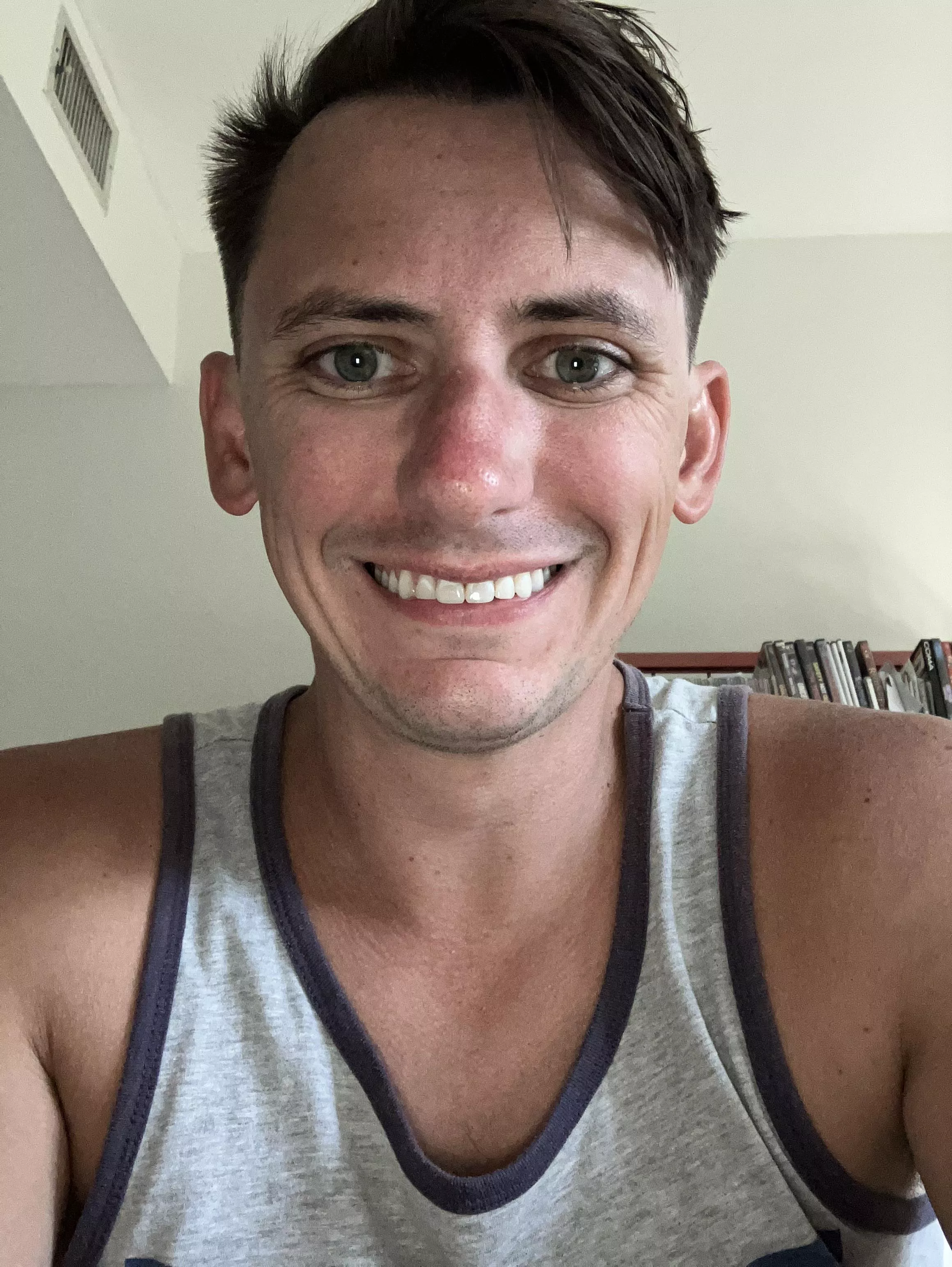 Drunk selfie. Definitely tipsy and disheveled 🤷🏻‍♂️ posted by nickifuckedmyass