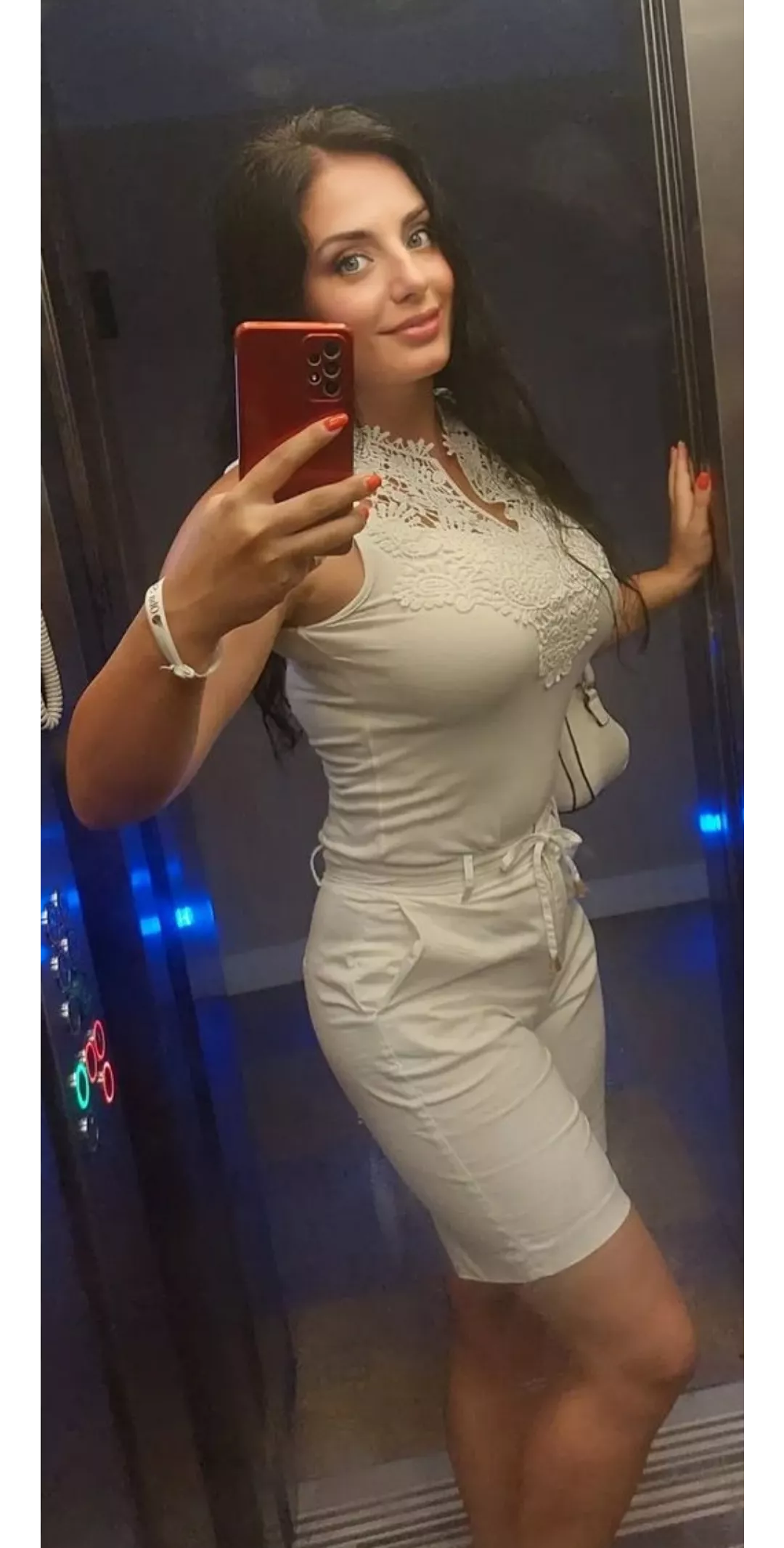 Elevator selfi posted by BrilliantDangerous10