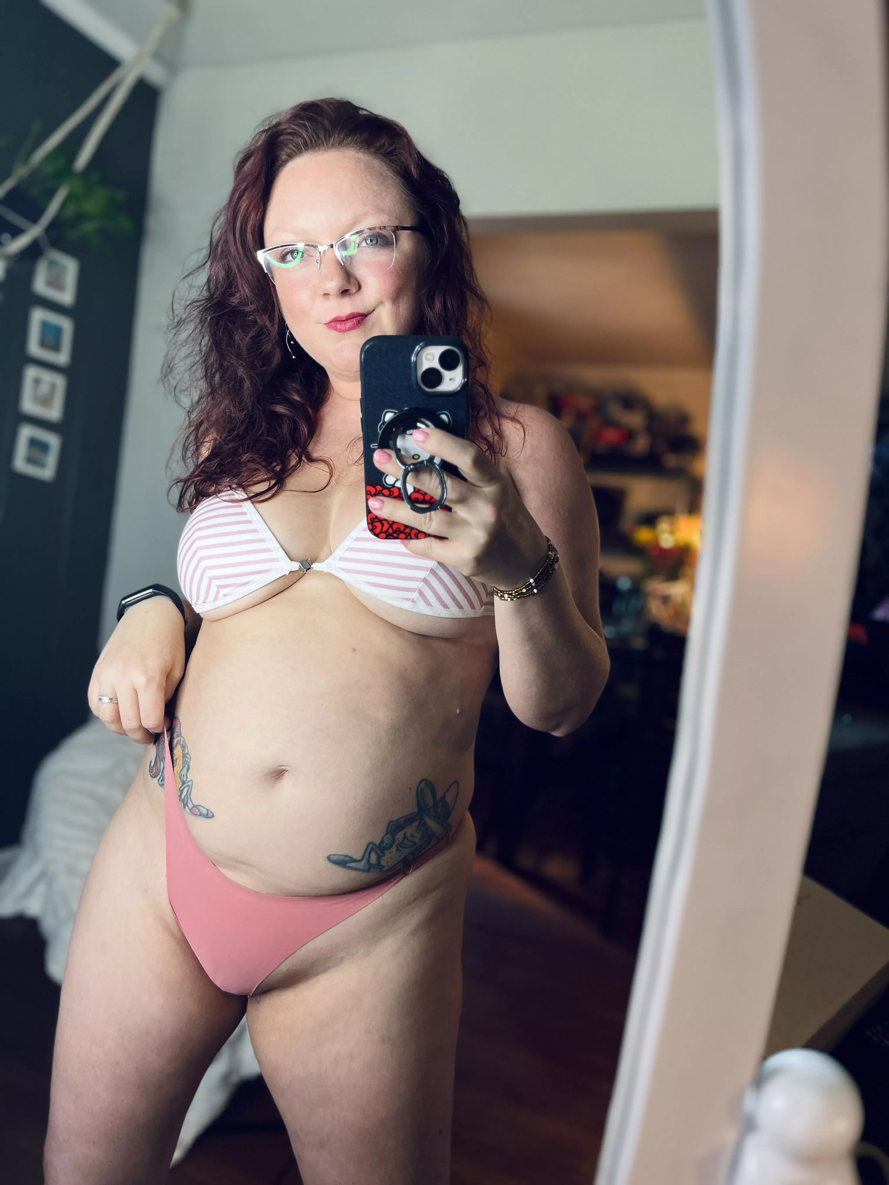 glasses and camel toe posted by toomanydawncollins