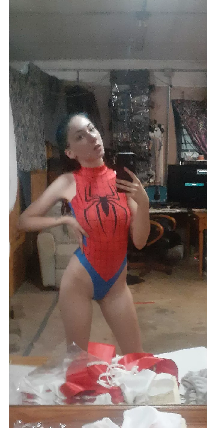 Help me get a Gwen costume? SC: punishedP2 posted by punishedpeache