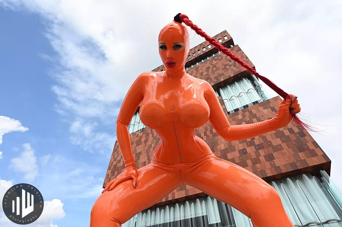 Hi there 😊🧡 posted by Miss_Fetilicious