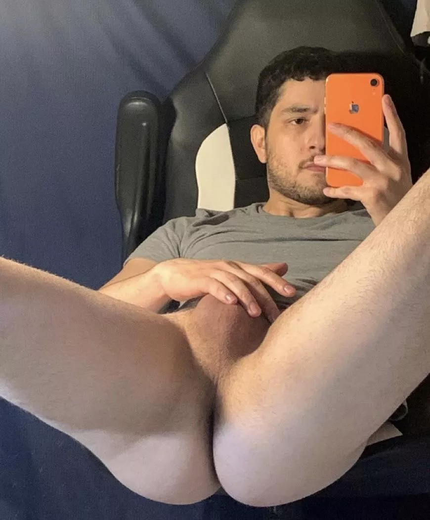 How’s it look? 👀 posted by amcrater