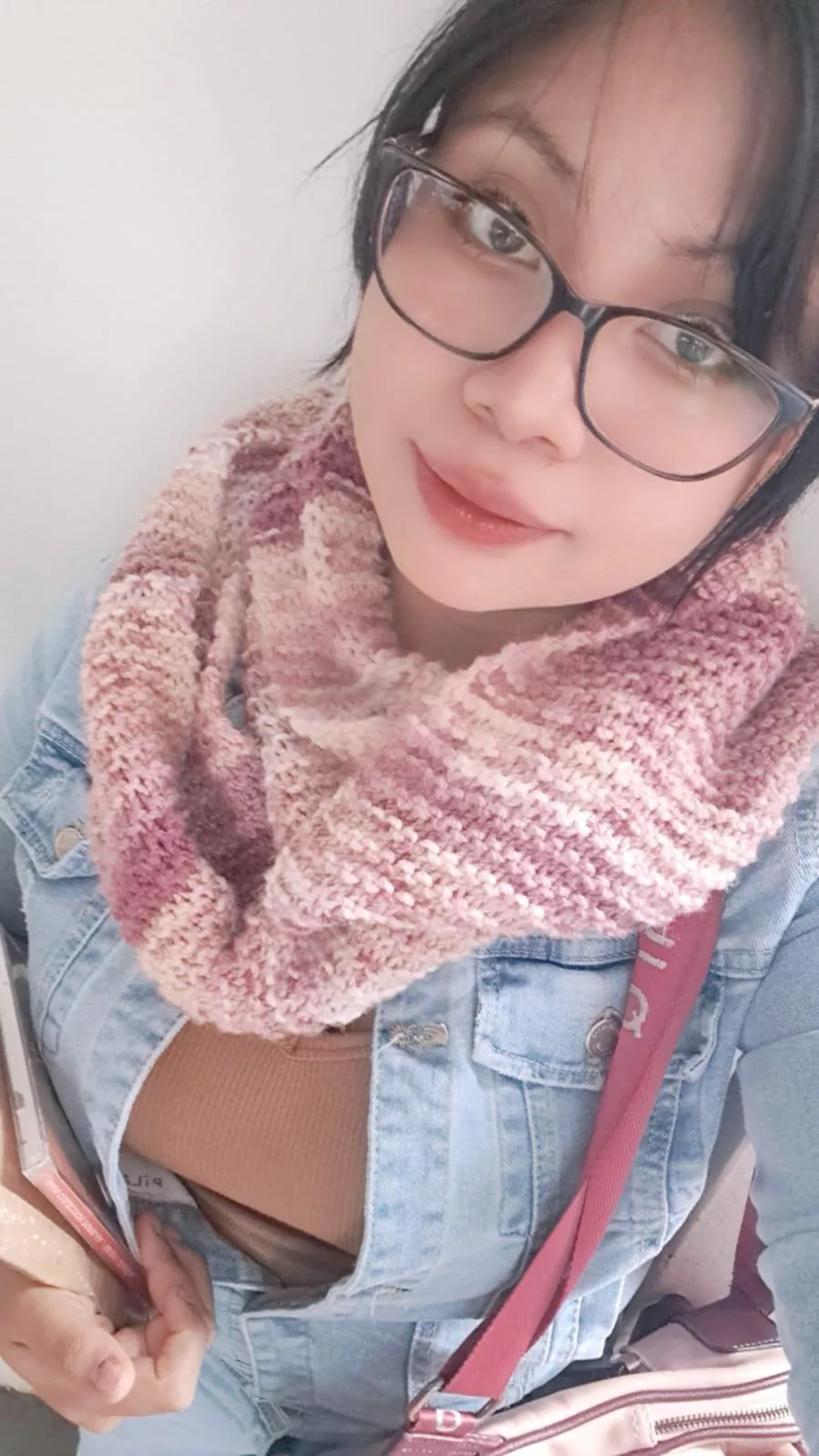 Looking like a little nerd 🤓 posted by SexyAzucena