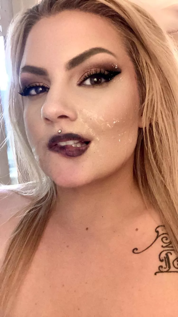 Makes me feel so dirty in the best way 😈 posted by Belflock