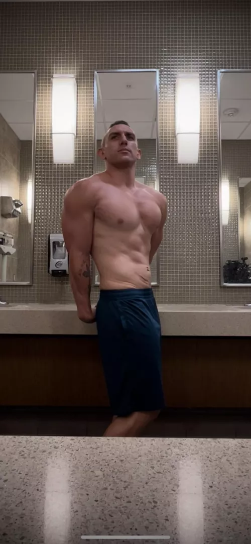 (M)y chest and tris are pumped by Wise_Gap_8330