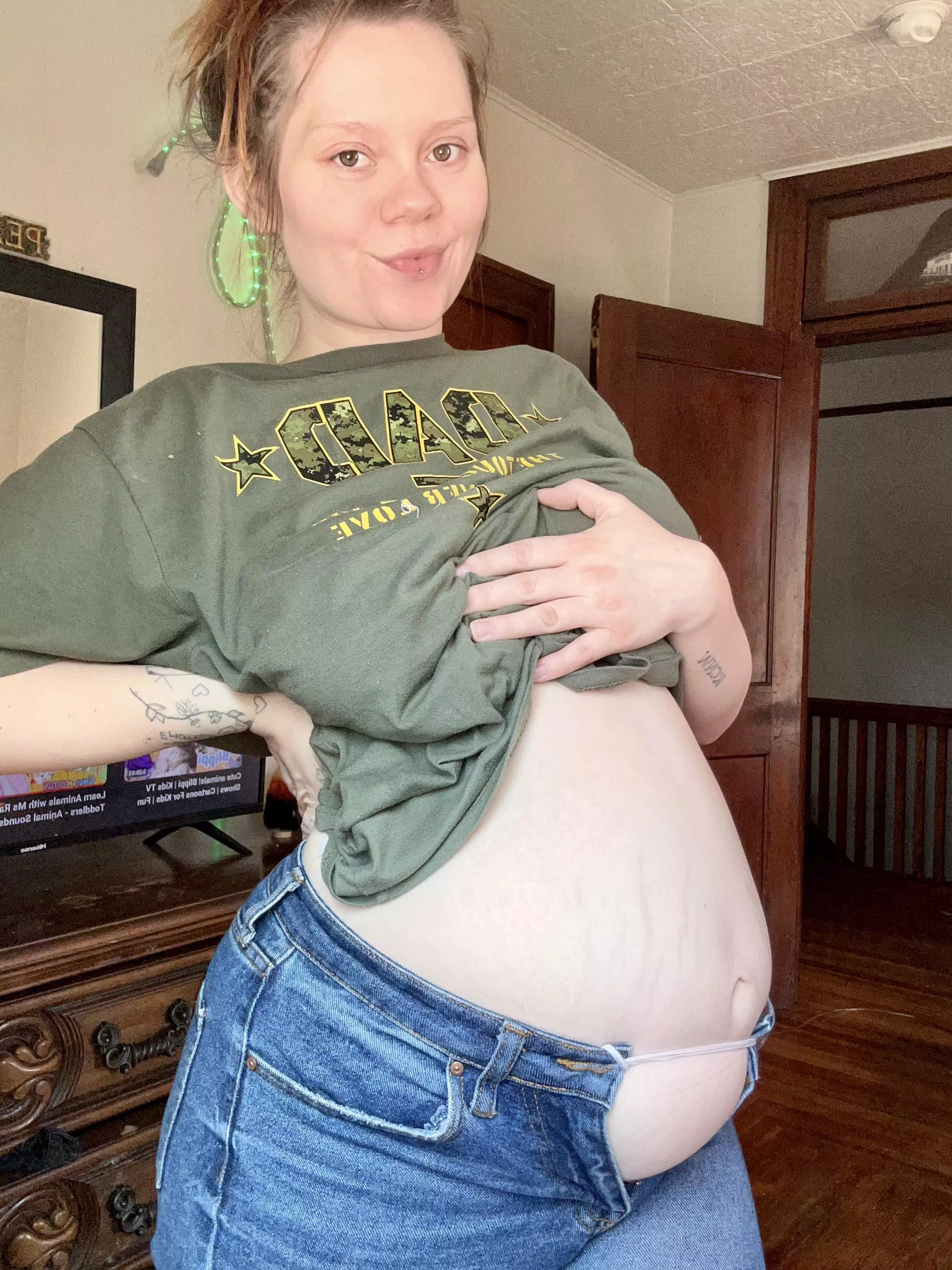 My pants are too small now 😭 posted by SweetviPie