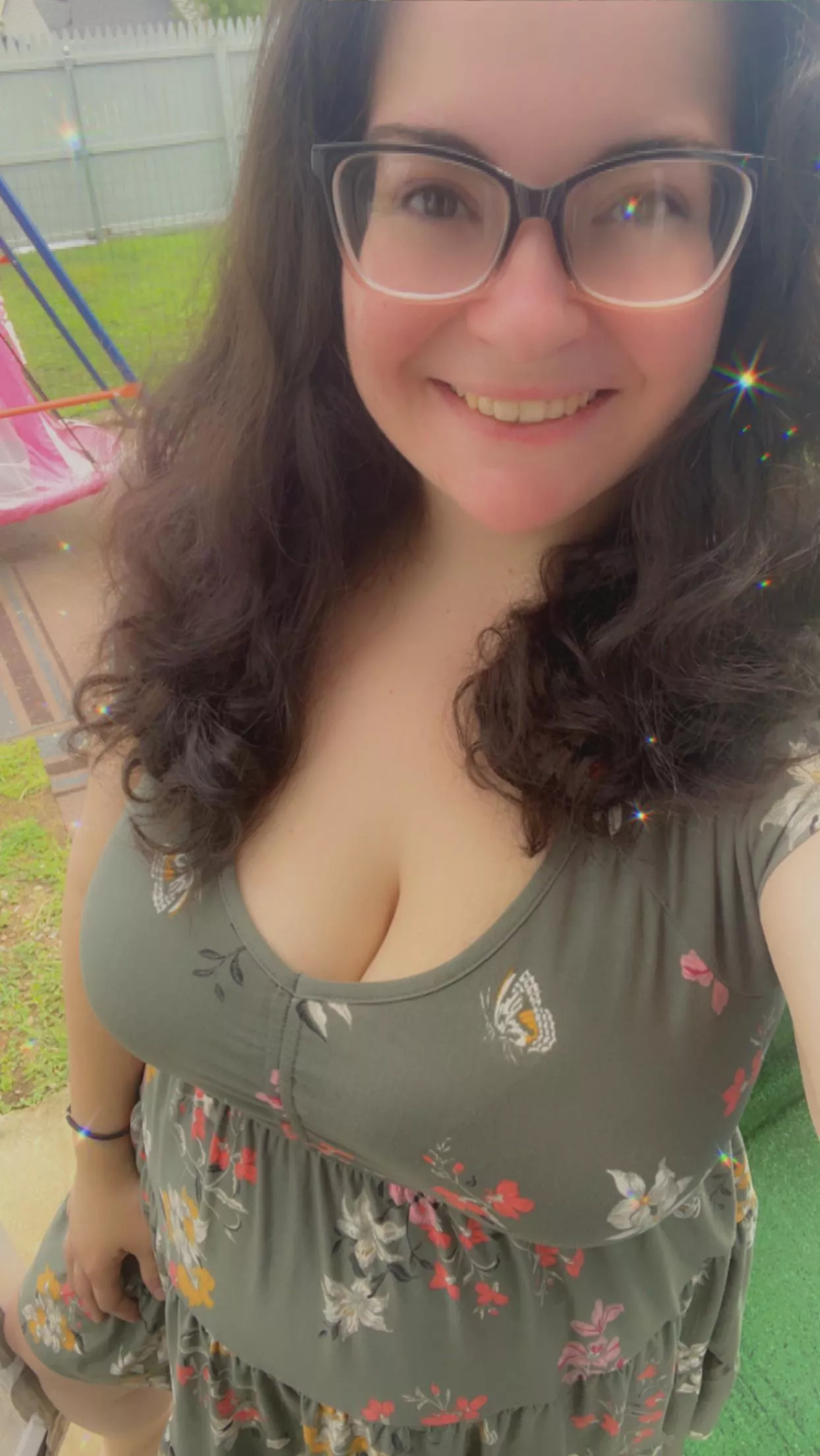 Something about a dress makes me feel so pretty 😍 posted by RavenousRyder420