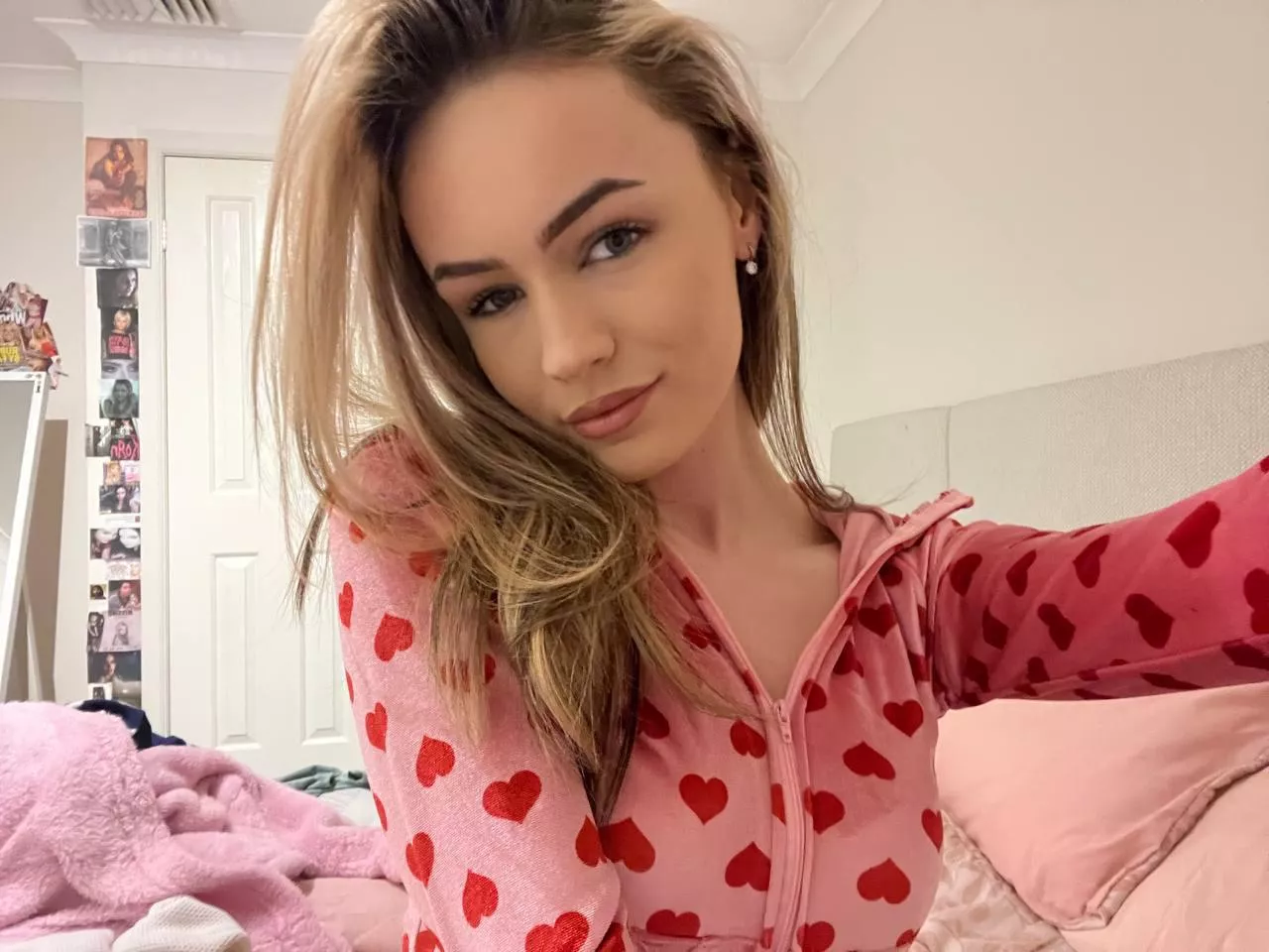 [TW] falling in love? posted by doll_eyesblue