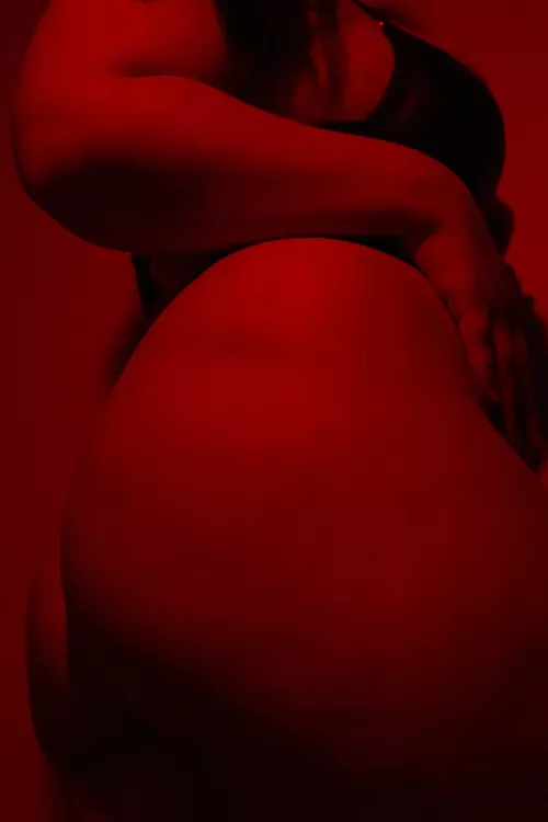 Are you mesmerized by my big booty? by Sweet_R0lls