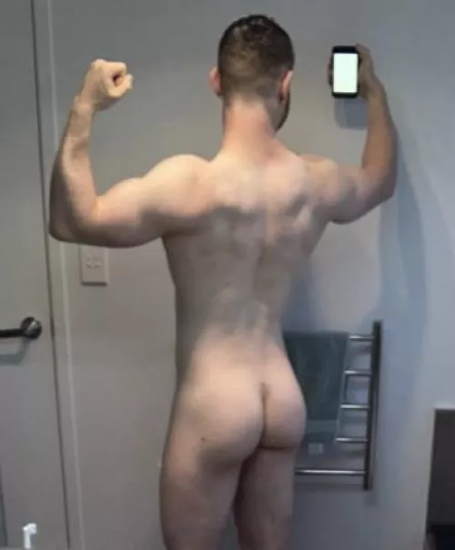 Back and booty 😉 💪 🍑 by fit_boy_nz