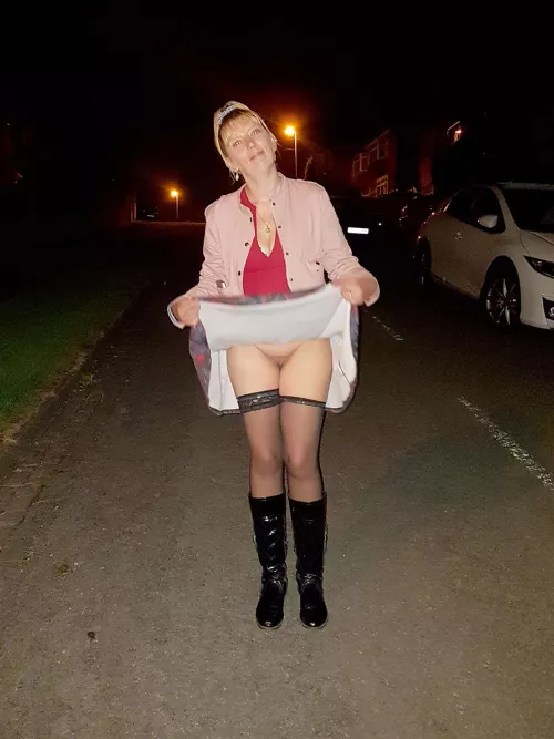 cumming home after a night out, and hopefully i will be cumming soon too! by kittydiamond198
