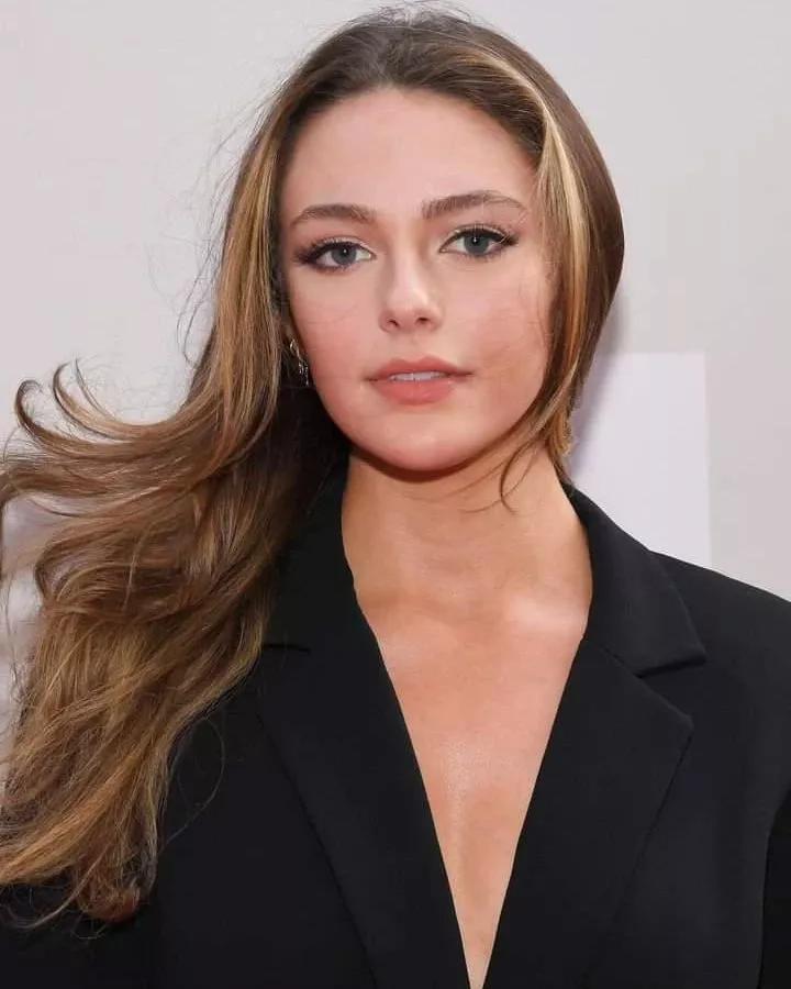 Danielle Rose Russell posted by Complete_Ad_8811