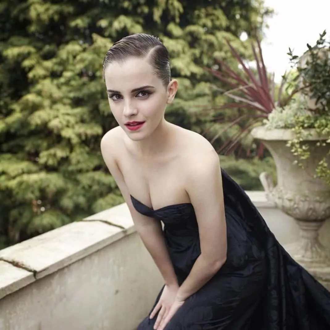 Emma Watson posted by Brillant_tartiflette