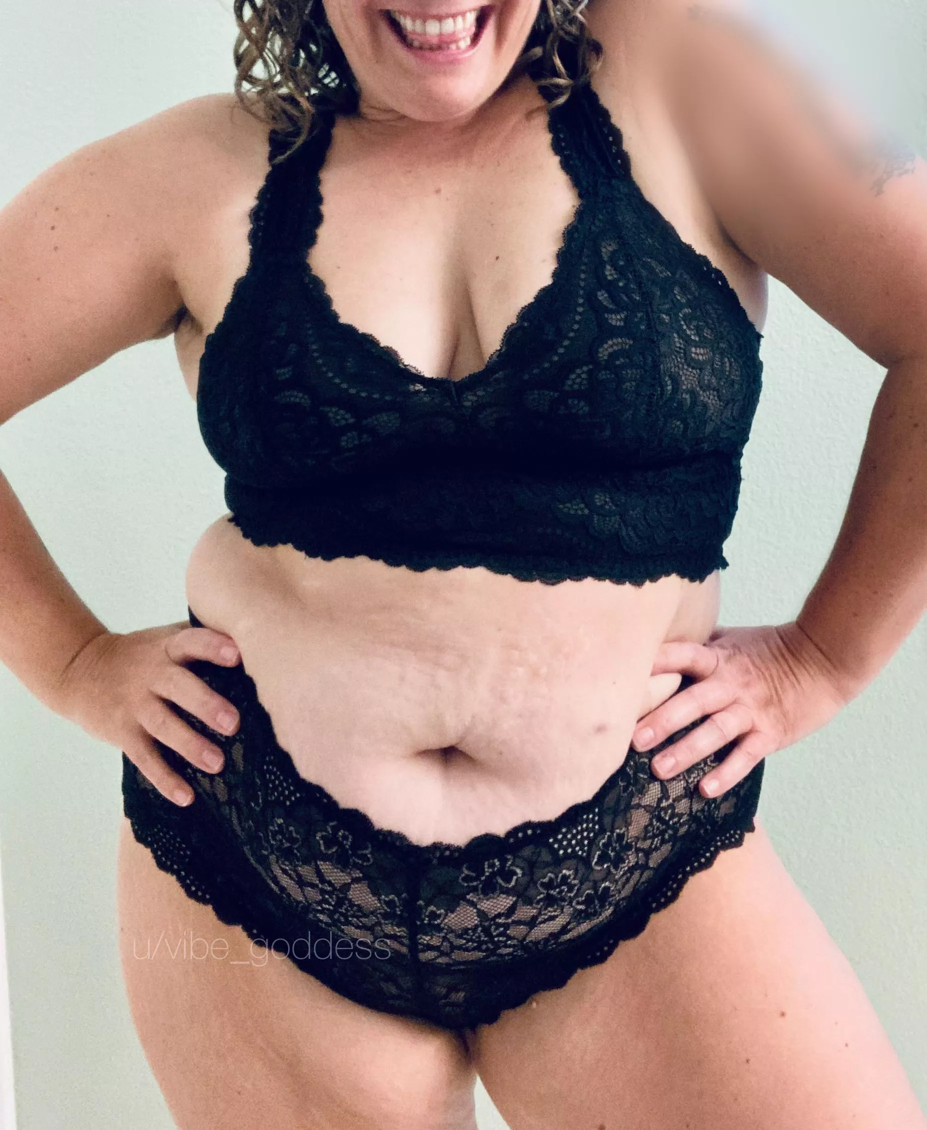 Goddess here, reporting for duty in the Bralette Brigade! posted by vibe_goddess