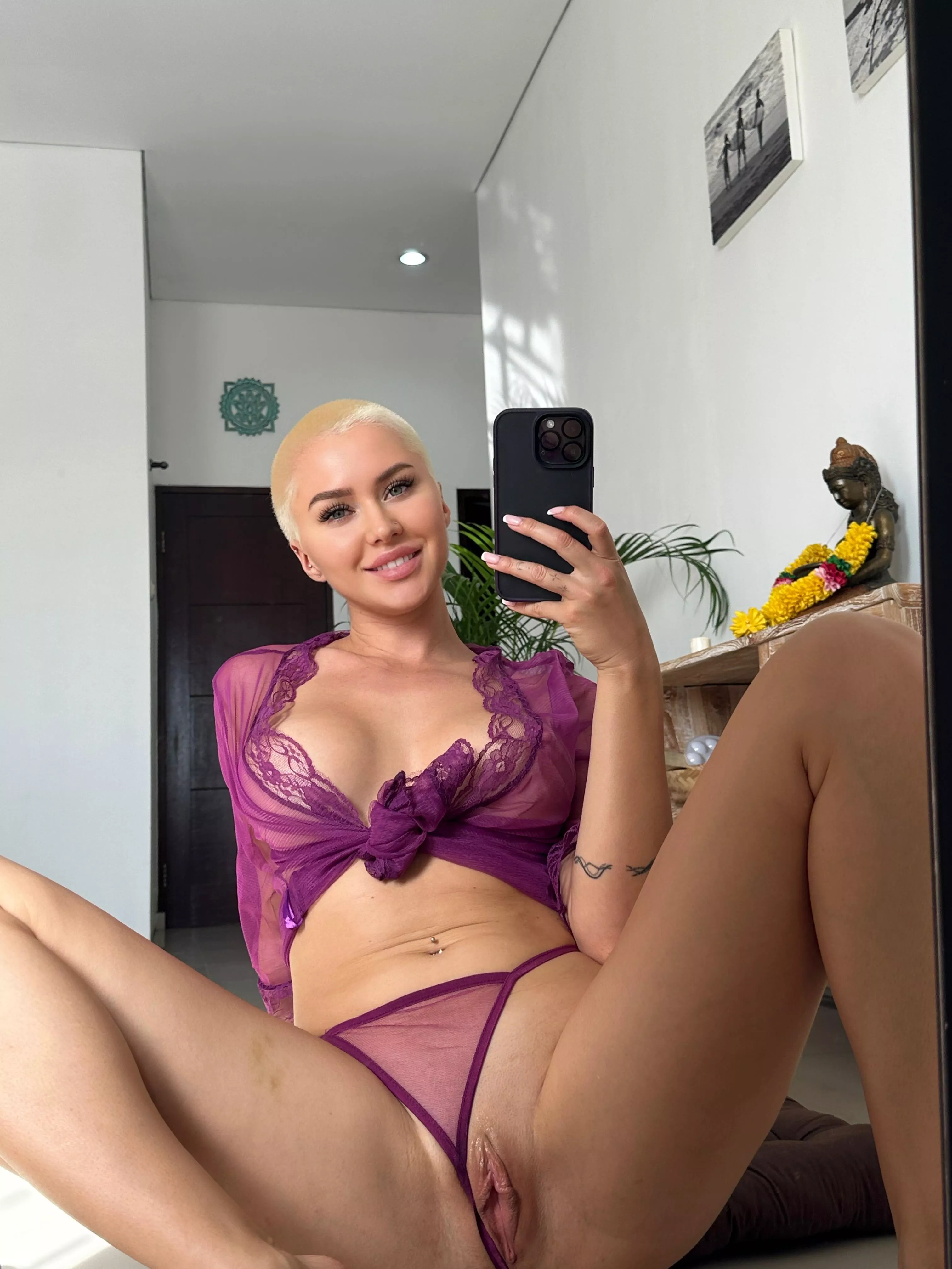 I just moved my panties to say hi to you posted by embauchexc