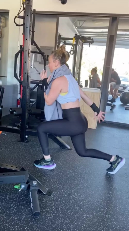 Kaley Cuoco by Lost-Description3239